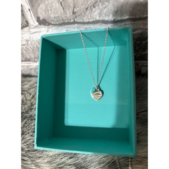 Tiffany and Co. Return to Tiffany Mini Blue Enamel Necklace - Picture 5 of 5